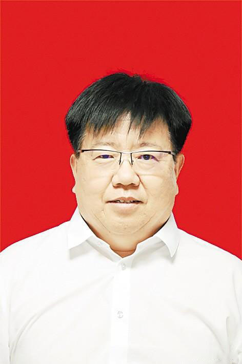 李东建