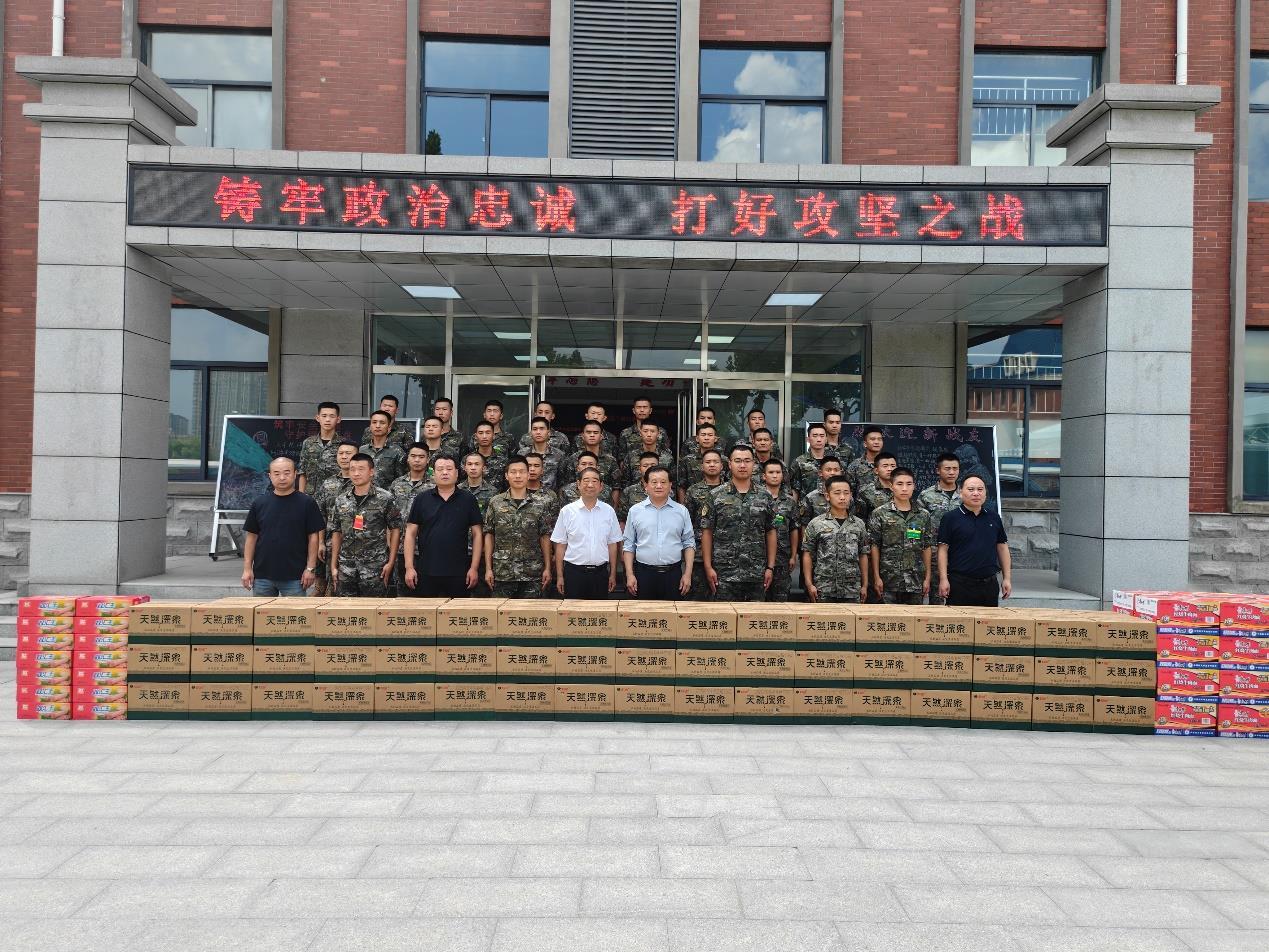 军民鱼水情 慰问暖军心